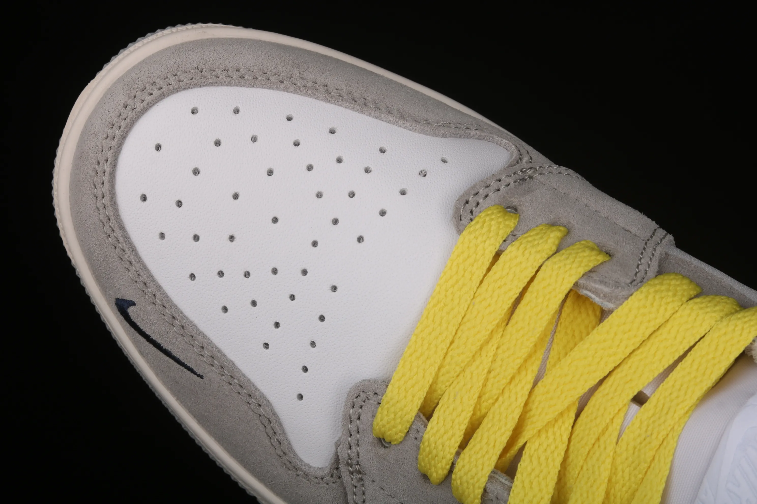 All categories Air Jordan Jordan series basketball shoes Air Jordan 1 High Z version Air Jordan 1 Switch "Light Smoke Grey" Smoke gray zipper J1 Joe 1 high-top cultural basketball shoes CW6576-100